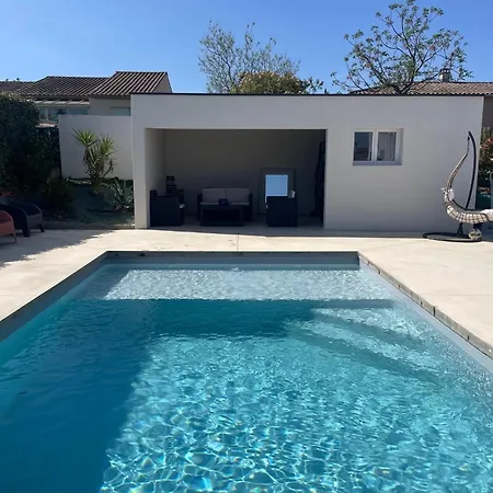 Du Canal 3 Piscine 175 M2 *